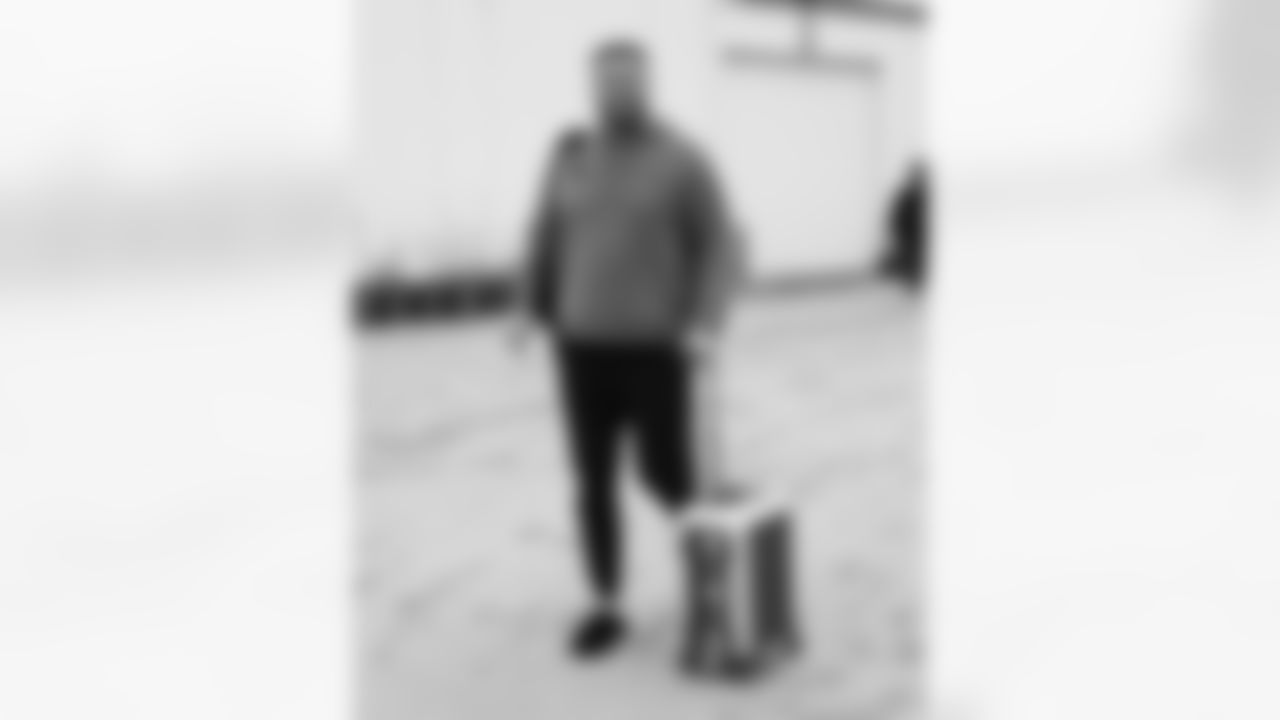 David Edwards (76). Buffalo Bills travel to Cleveland, December 20, 2025 at Buffalo Niagara International Airport.