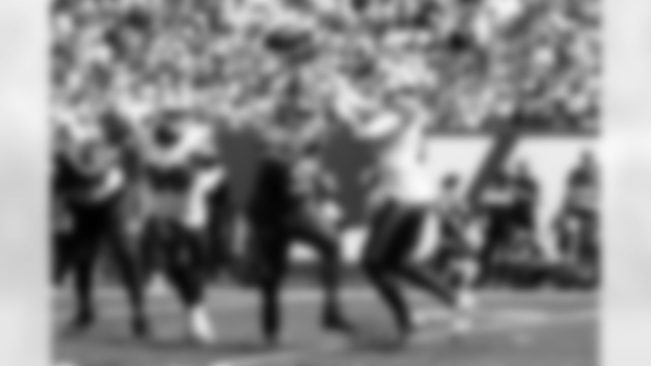 New York Jets vs Buffalo Bills, Regular Season, September 14, 2025 at Metlife Stadium.