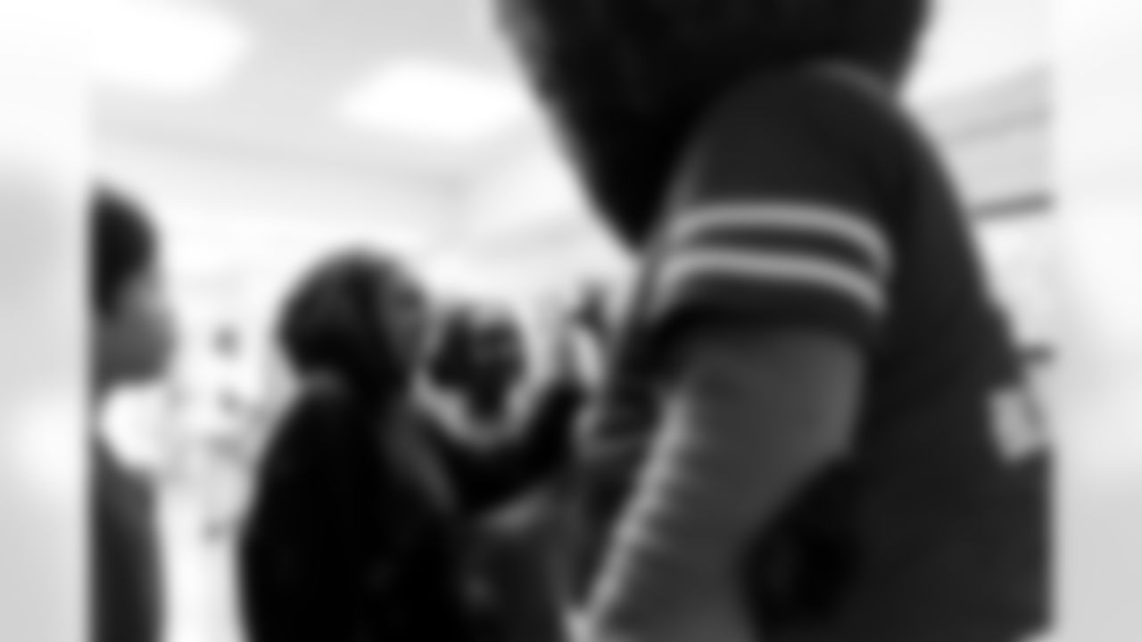 Free Mobile Food Markets, November 01, 2025 at #94 West Hertel Academy.