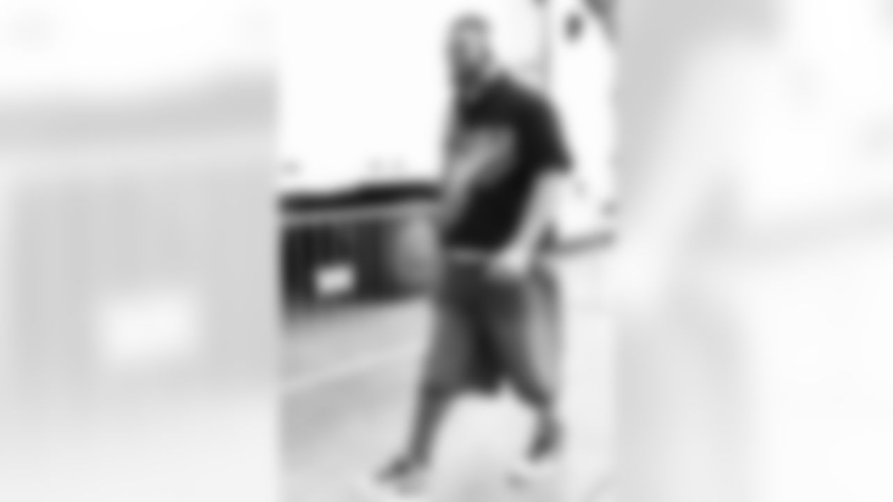 Miami Dolphins vs Buffalo Bills, Regular Season, November 09, 2025 at Hard Rock Stadium.