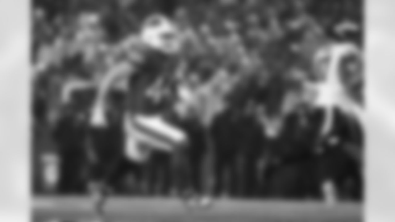 Buffalo Bills vs Philadelphia Eagles, Regular Season, December 28, 2025 at Highmark Stadium.