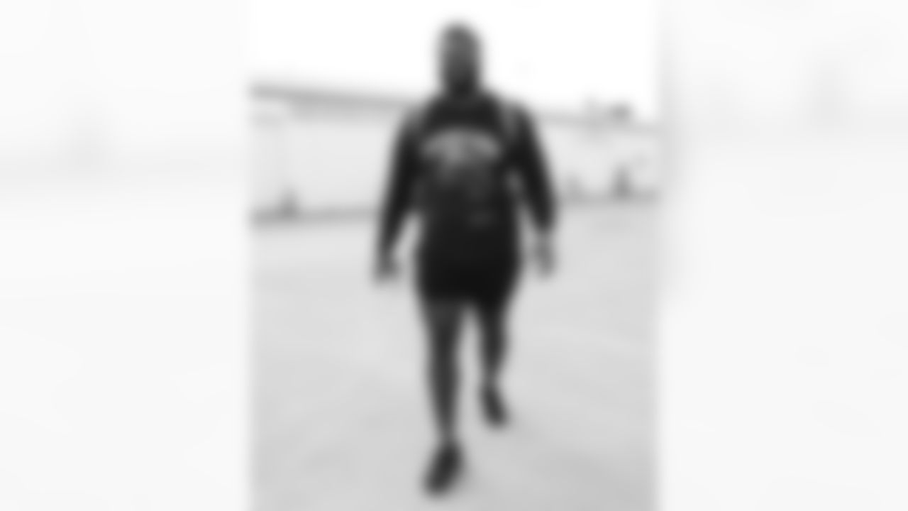 Jordan Phillips (52). Buffalo Bills Travel to Miami, November 08, 2025 at Buffalo Niagara International Airport.