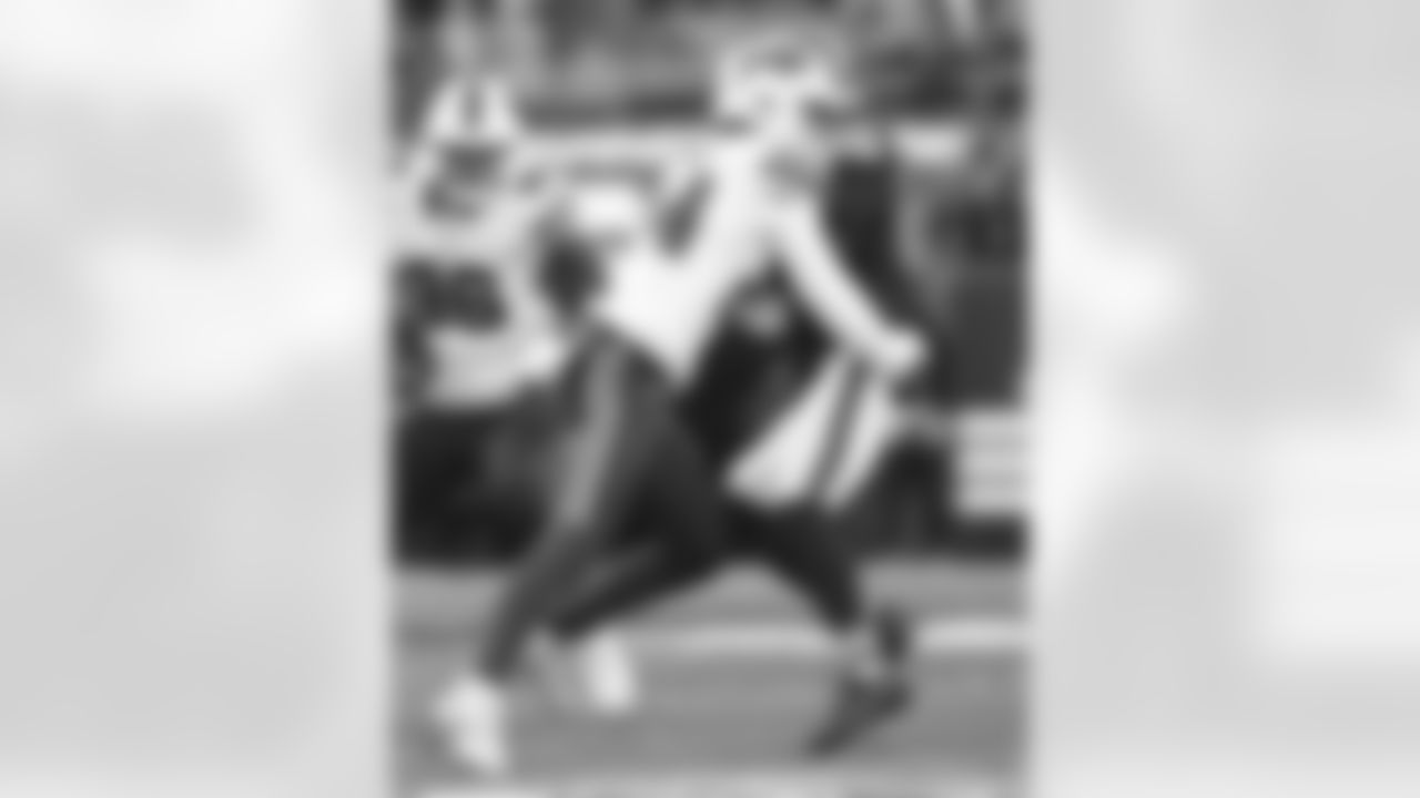 Cleveland Browns vs Buffalo Bills, Regular Season, December 21, 2025 at Huntington Bank Field.