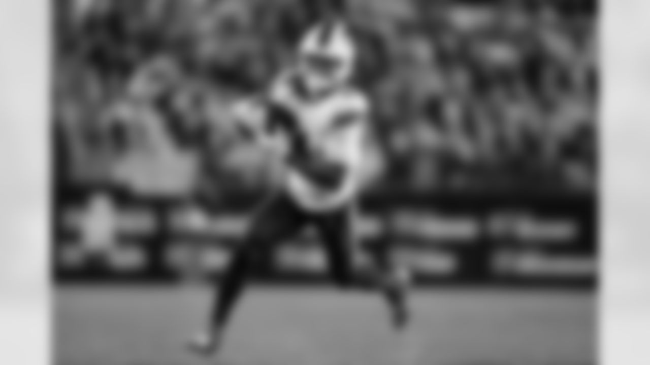 Pittsburgh Steelers vs Buffalo Bills, Regular Season, November 30, 2025 at Acrisure Stadium.