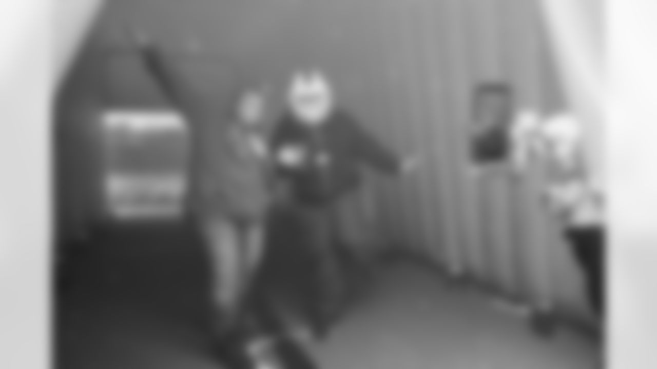 Buffalo Bills vs Cincinnati Bengals, Regular Season, December 07, 2025 at Highmark Stadium.