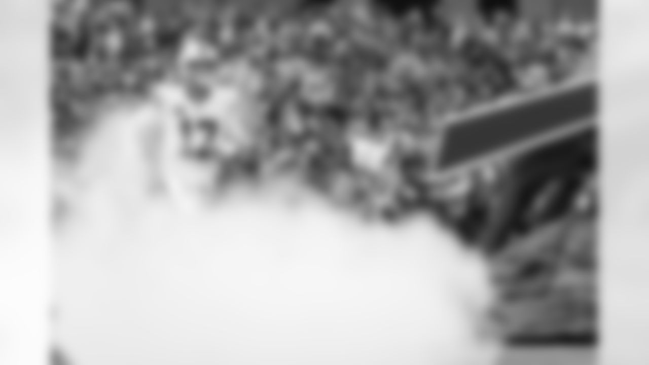 Buffalo Bills vs Tampa Bay Buccaneers, Regular Season, November 16, 2025 at Highmark Stadium.