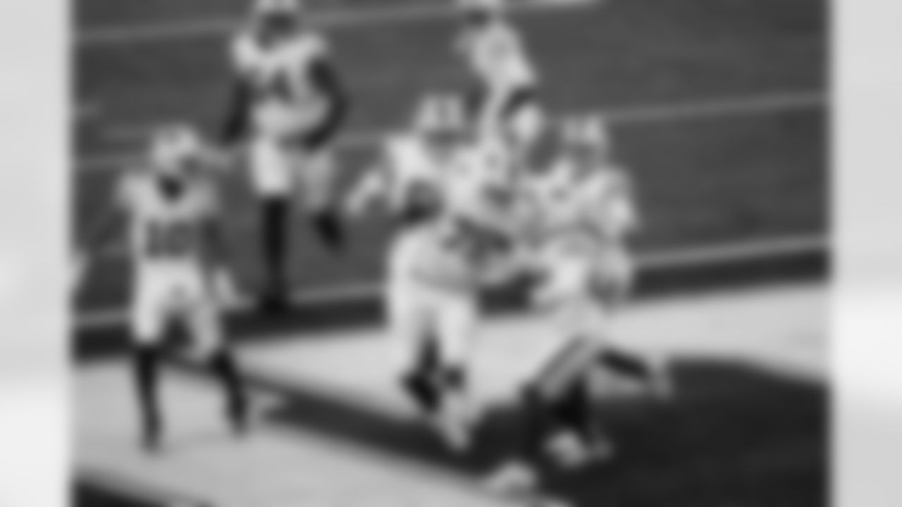 Buffalo Bills vs Tampa Bay Buccaneers, Regular Season, November 16, 2025 at Highmark Stadium.