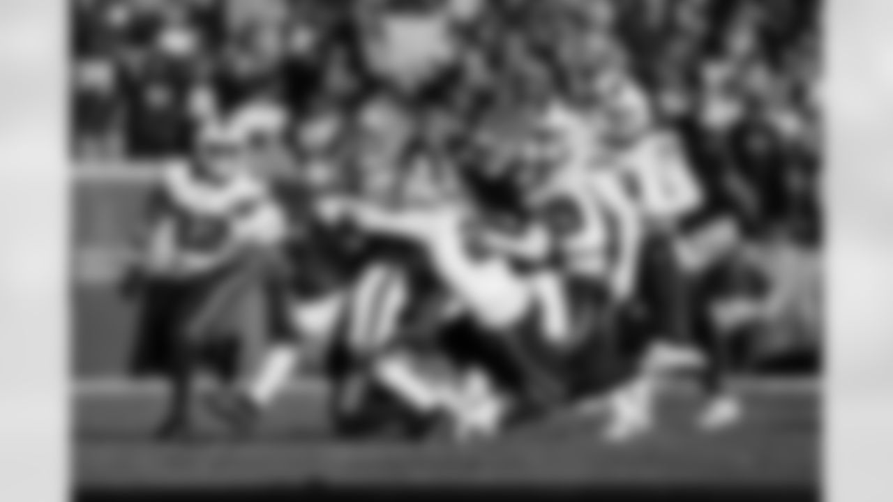 Cleveland Browns vs Buffalo Bills, Regular Season, December 21, 2025 at Huntington Bank Field.