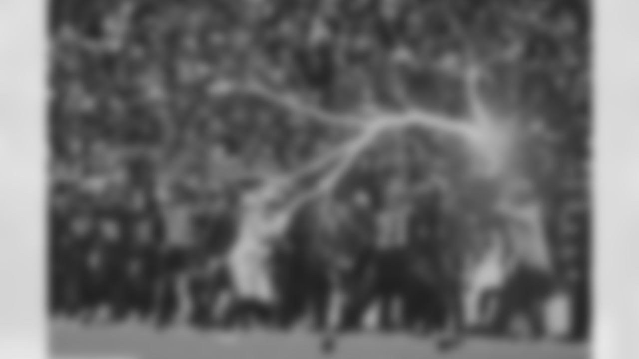 Buffalo Bills vs Tampa Bay Buccaneers, Regular Season, November 18, 2025 at Highmark Stadium.