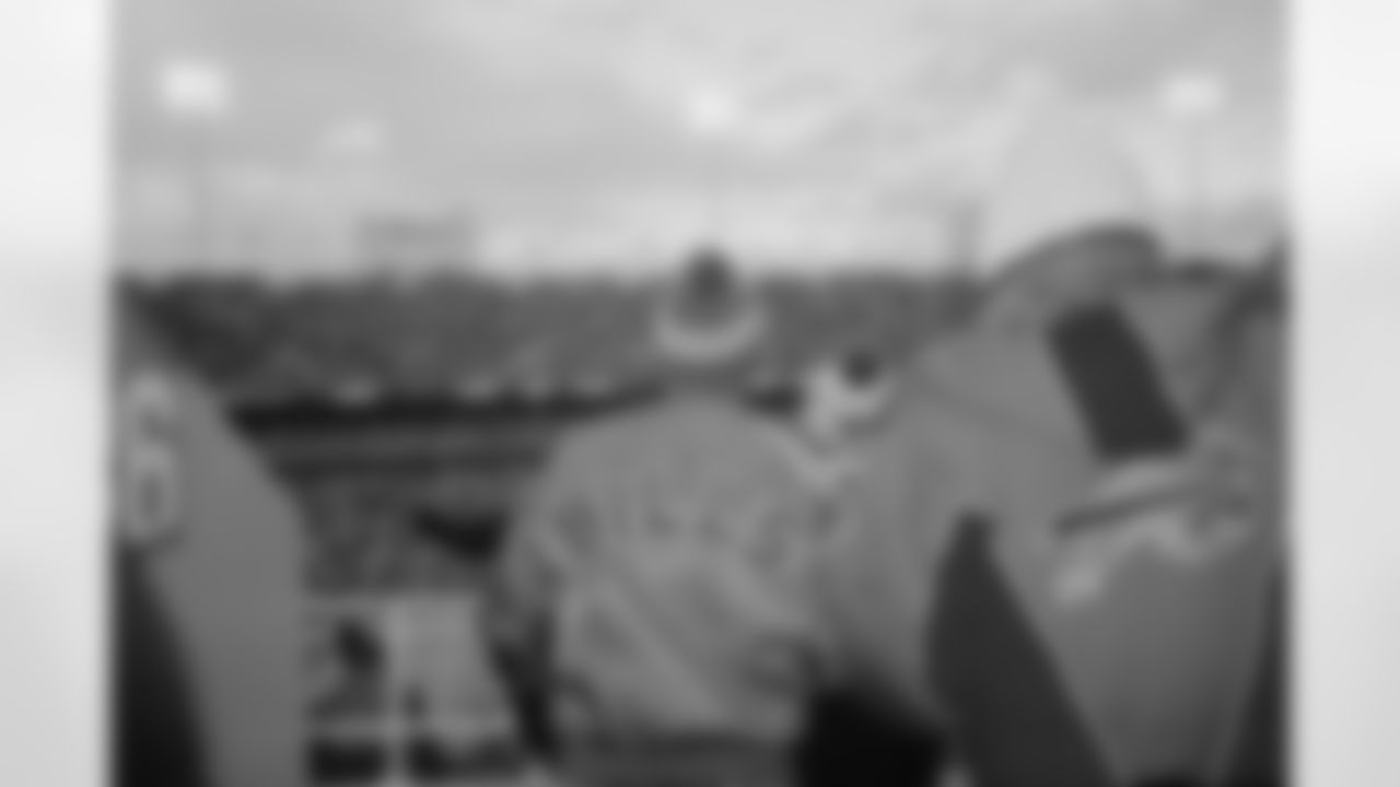 Buffalo Bills vs Tampa Bay Buccaneers, Regular Season, November 17, 2025 at Highmark Stadium.