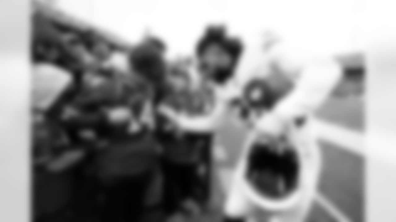 Buffalo Bills vs Tampa Bay Buccaneers, Regular Season, November 16, 2025 at Highmark Stadium.