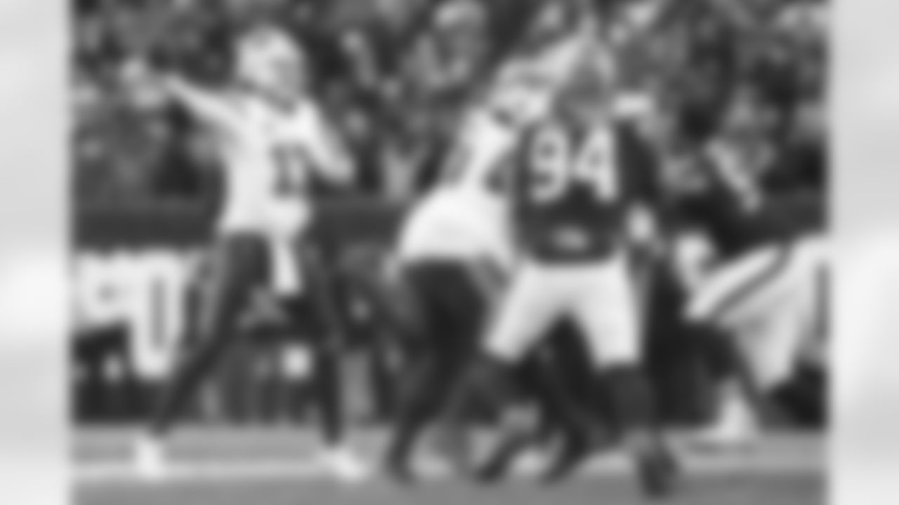 Cleveland Browns vs Buffalo Bills, Regular Season, December 21, 2025 at Huntington Bank Field.