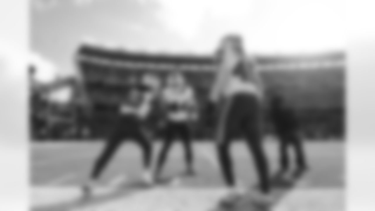 Cleveland Browns vs Buffalo Bills, Regular Season, December 21, 2025 at Huntington Bank Field.