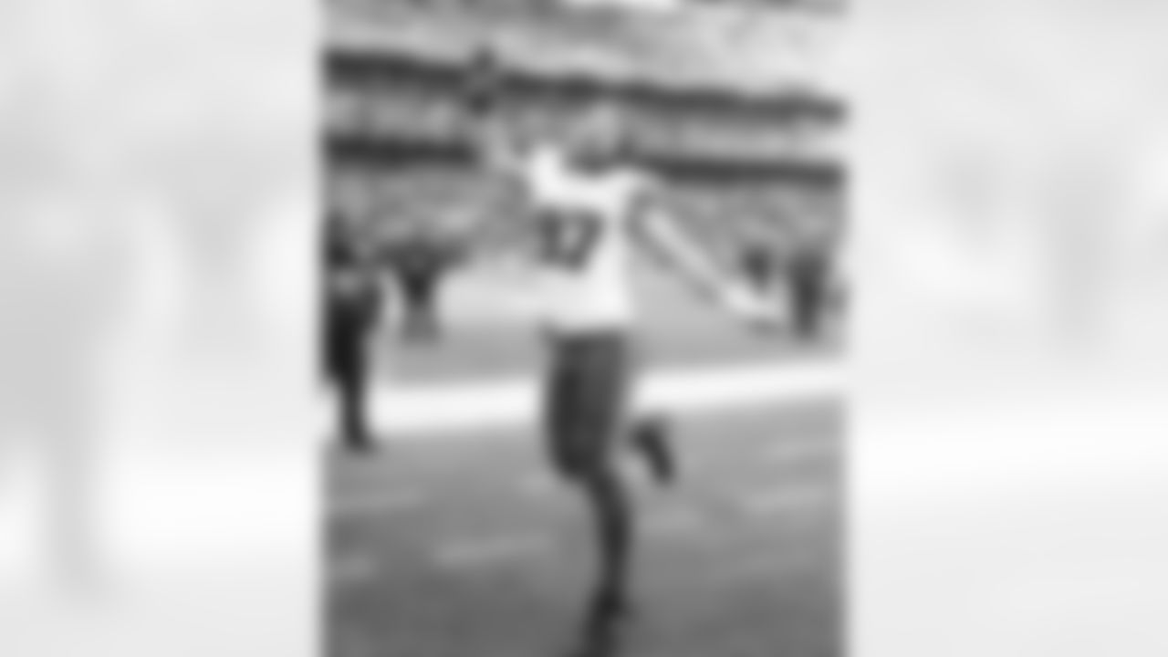 Cleveland Browns vs Buffalo Bills, Regular Season, December 21, 2025 at Huntington Bank Field.