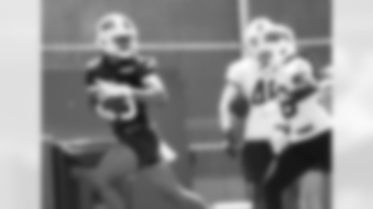 Bryan Thompson (89) reception. Buffalo Bills Mandatory Minicamp, June 12, 2024 at 1 Bills Drive.