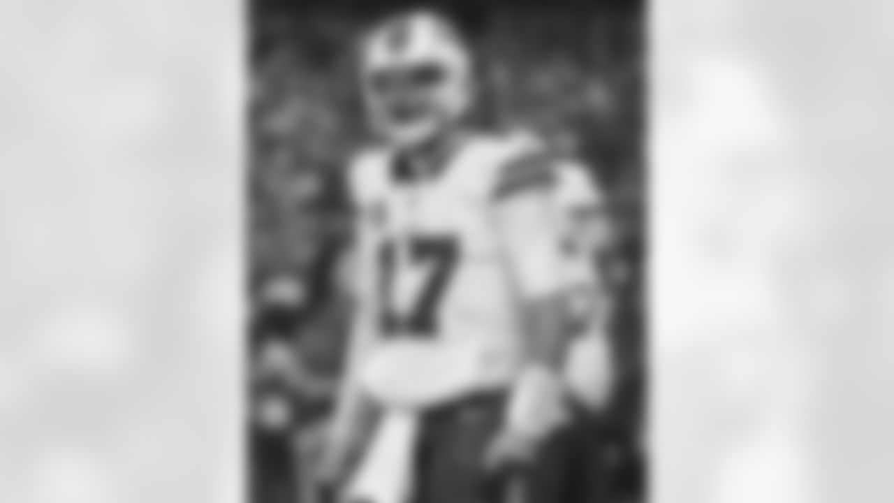 New England Patriots vs Buffalo Bills, Regular Season, December 14, 2025 at Gillette Stadium.