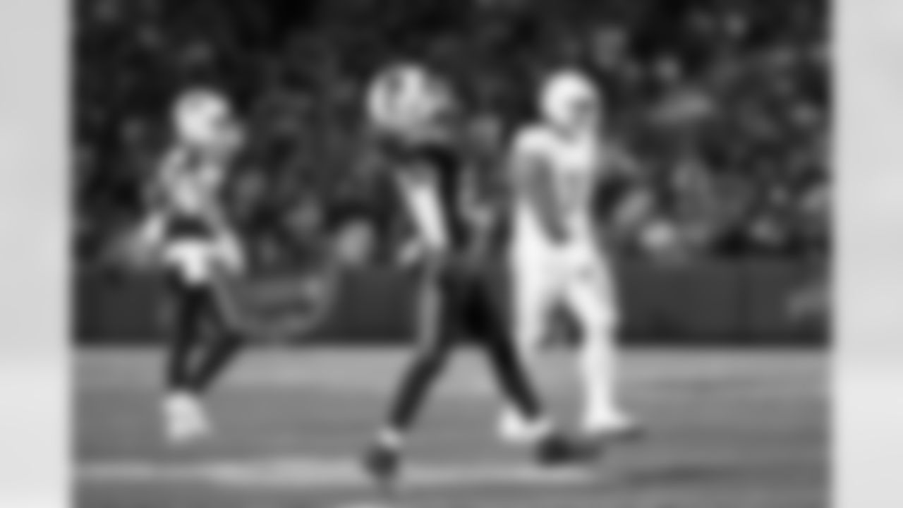 Buffalo Bills vs Miami Dolphins, Regular Season, September 18, 2025 at Highmark Stadium.