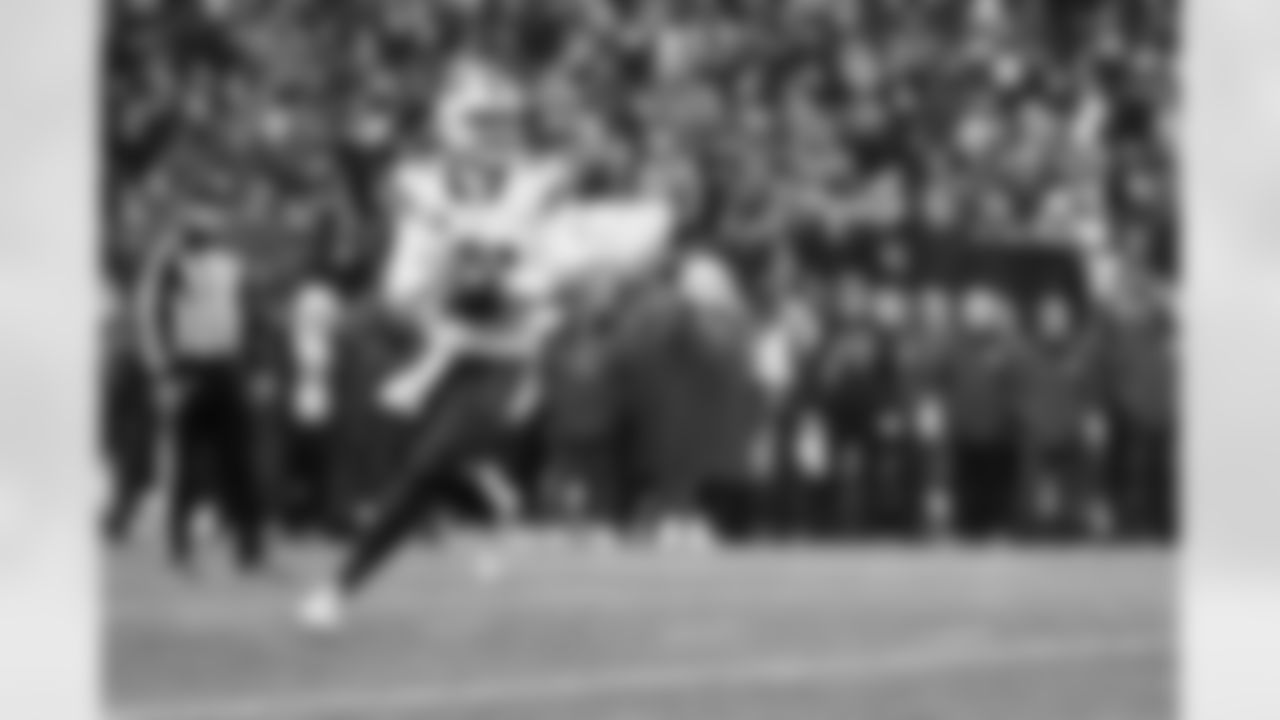 New England Patriots vs Buffalo Bills, Regular Season, December 14, 2025 at Gillette Stadium.