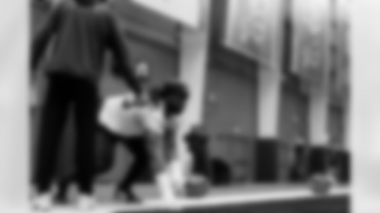 T.J. Sanders (98). Buffalo Bills Week 18 practice, January 01, 2026 at Buffalo Bills Training Center.