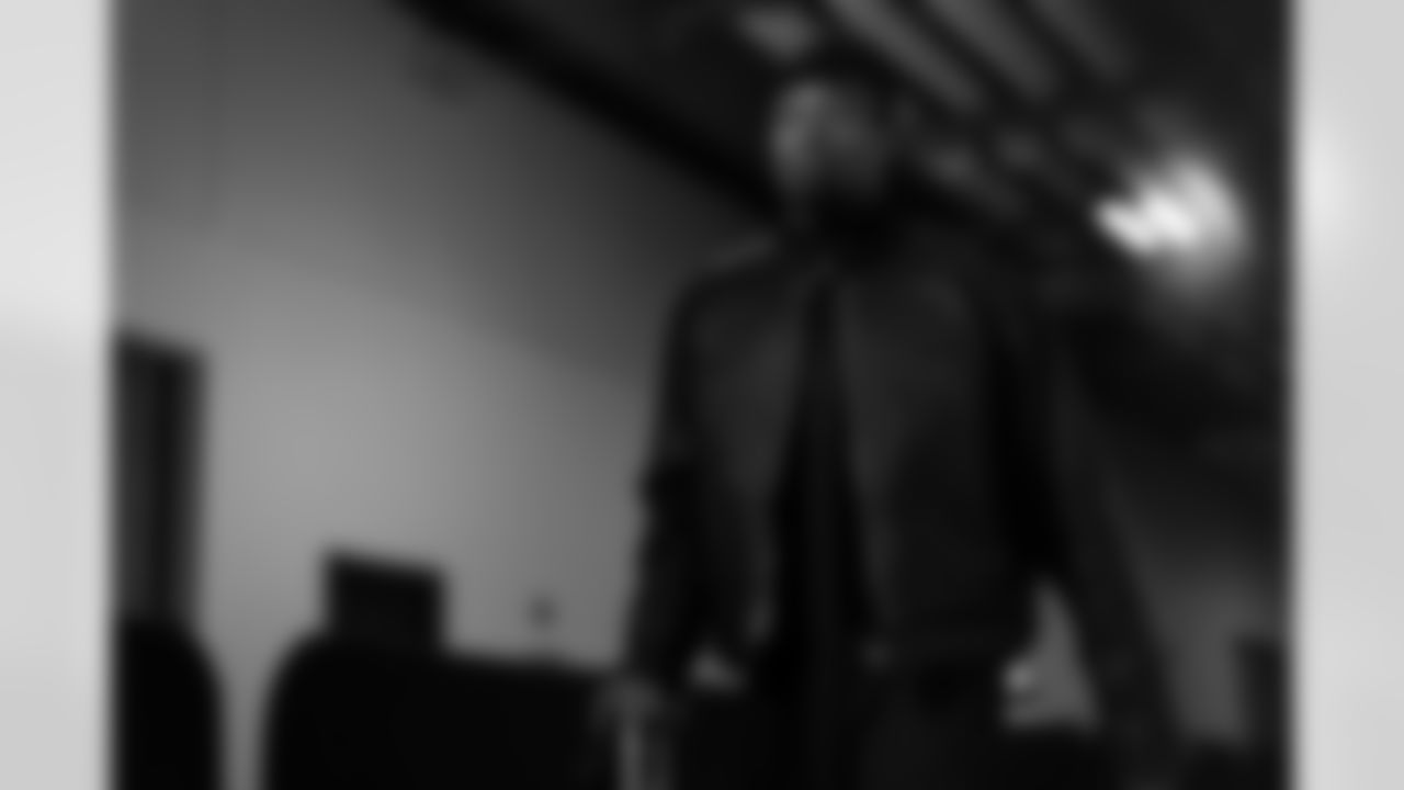 Pittsburgh Steelers vs Buffalo Bills, Regular Season, November 30, 2025 at Acrisure Stadium.