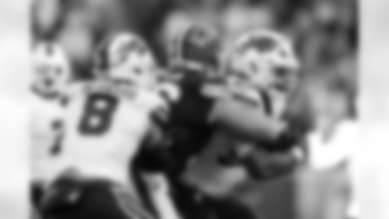 Cleveland Browns vs Buffalo Bills, Regular Season, December 21, 2025 at Huntington Bank Field.