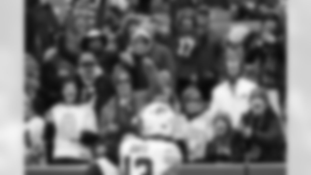 Buffalo Bills vs Tampa Bay Buccaneers, Regular Season, November 16, 2025 at Highmark Stadium.