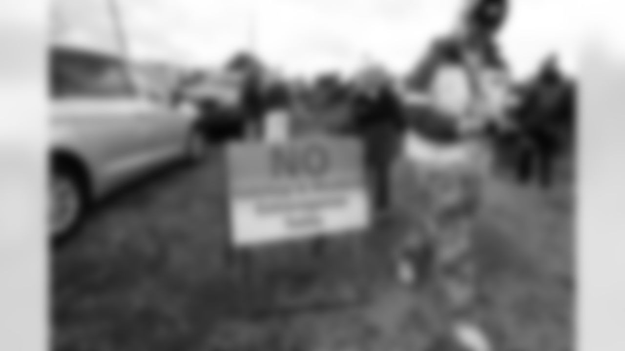 Buffalo Bills vs Tampa Bay Buccaneers, Regular Season, November 16, 2025 at Highmark Stadium.