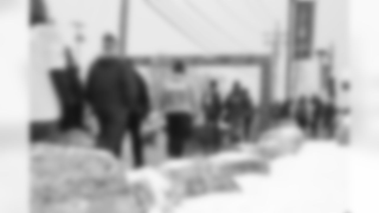 Buffalo Bills vs Cincinnati Bengals, Regular Season, December 07, 2025 at Highmark Stadium.