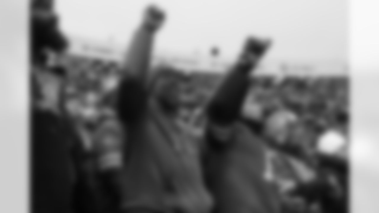 Buffalo Bills vs New England Patriots, Regular Season, December 31, 2023 at Highmark Stadium.