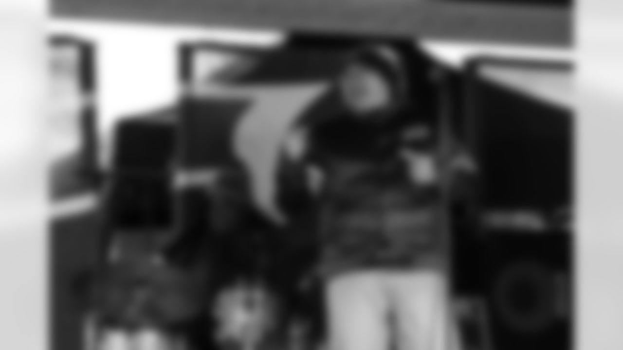 Buffalo Bills vs Tampa Bay Buccaneers, Regular Season, November 16, 2025 at Highmark Stadium.