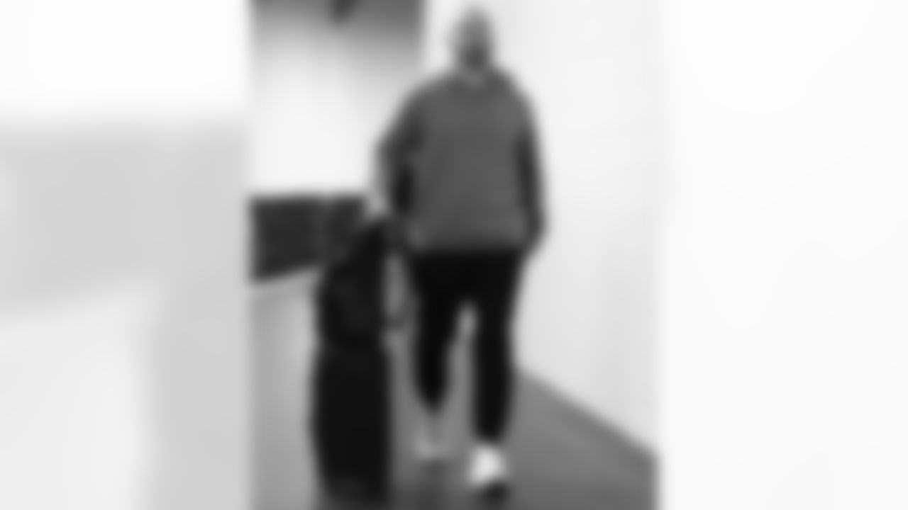 Pittsburgh Steelers vs Buffalo Bills, Regular Season, November 30, 2025 at Acrisure Stadium.