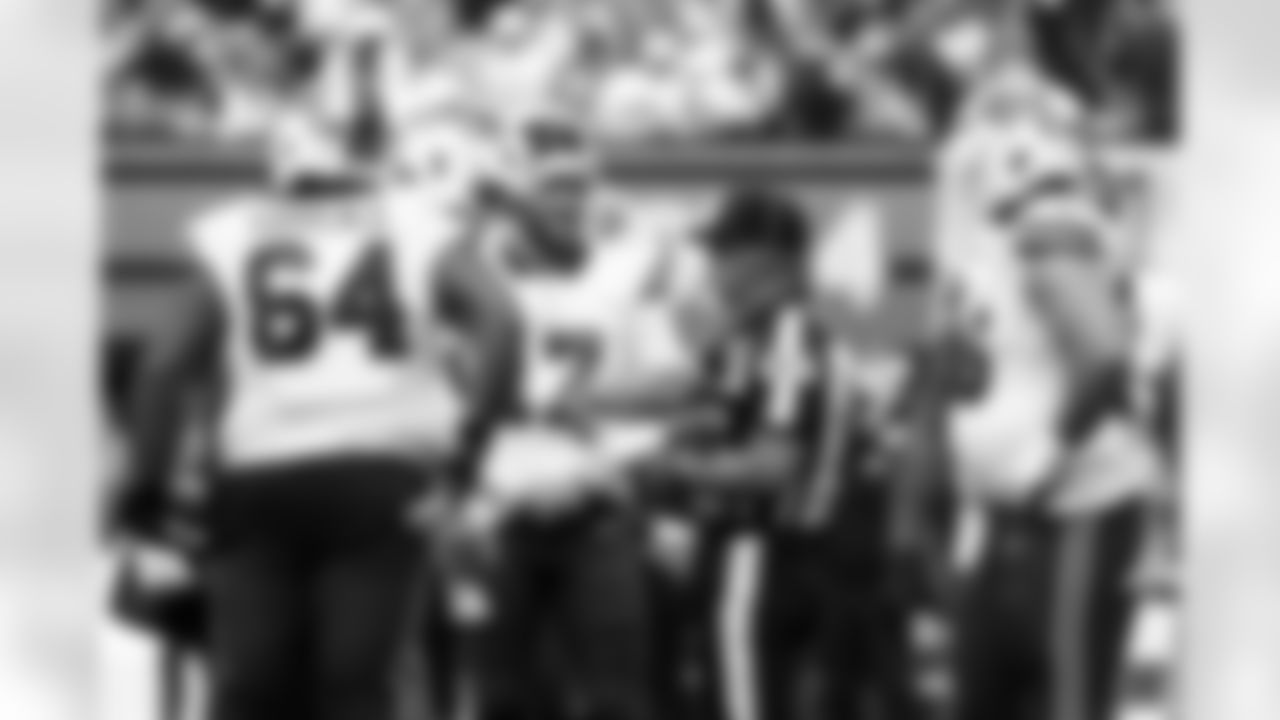 New York Jets vs Buffalo Bills, Regular Season, September 14, 2025 at Metlife Stadium.