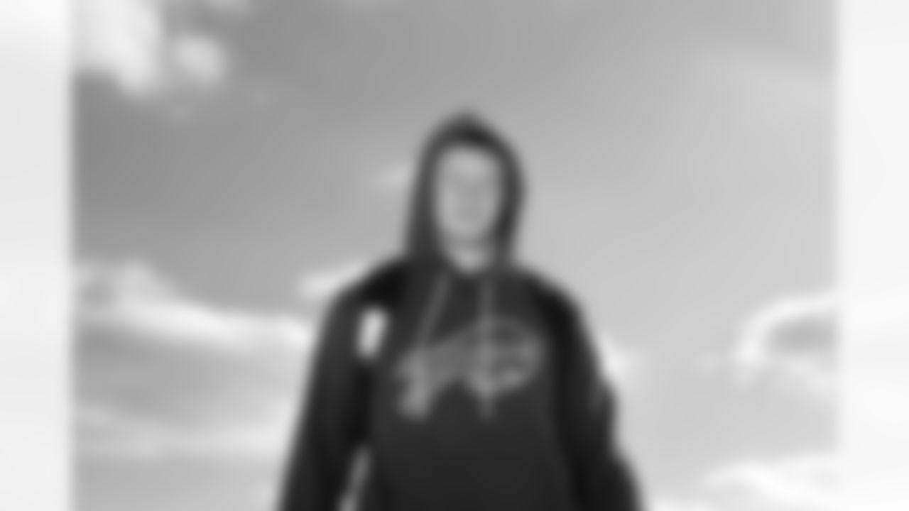 Jackson Hawes (85). Buffalo Bills Travel to Houston, November 19, 2025 at Buffalo Niagara International Airport.