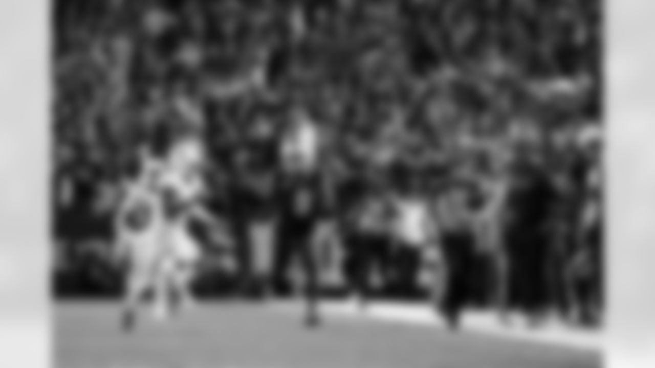 Buffalo Bills vs Miami Dolphins, Regular Season, September 18, 2025 at Highmark Stadium.