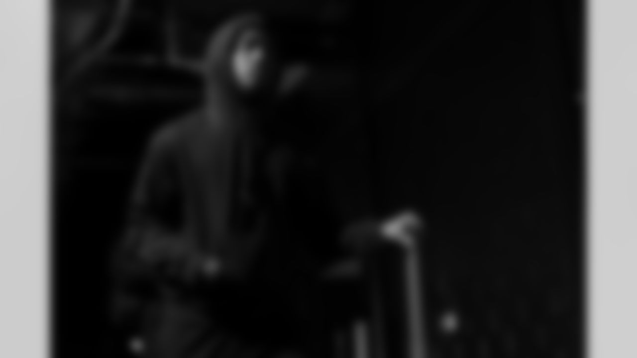 New England Patriots vs Buffalo Bills, Regular Season, December 14, 2025 at Gillette Stadium.