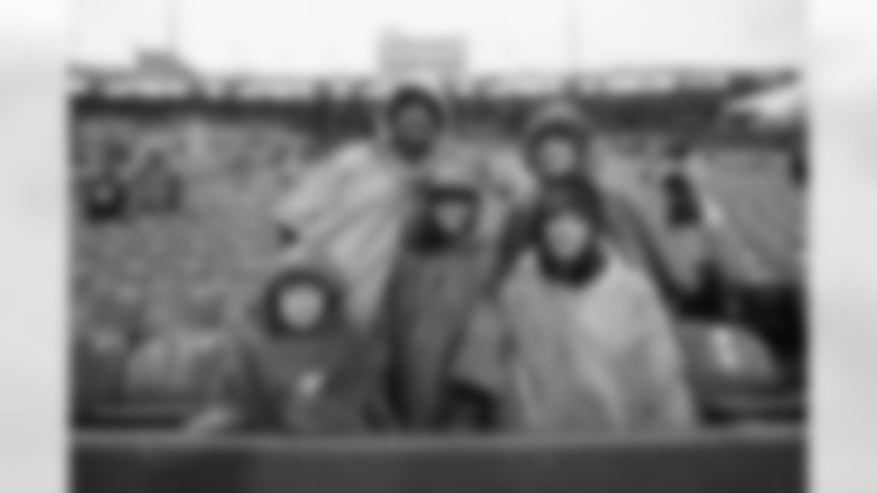 Buffalo Bills vs Philadelphia Eagles, Regular Season, December 28, 2025 at Highmark Stadium.