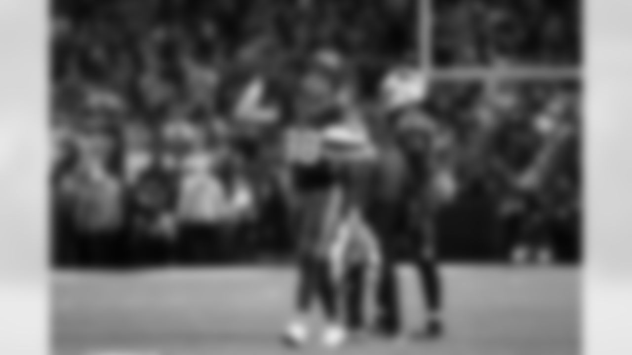 Buffalo Bills vs Miami Dolphins, Regular Season, September 18, 2025 at Highmark Stadium.