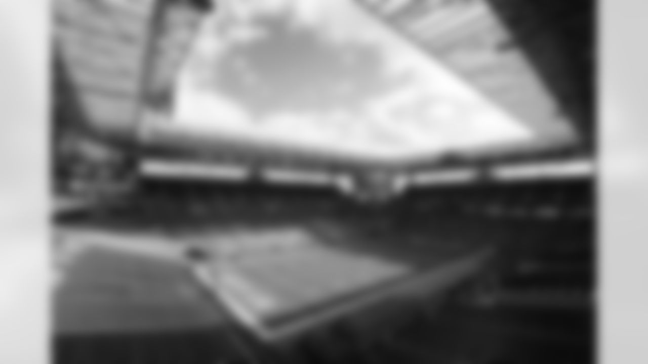 Miami Dolphins vs Buffalo Bills, Regular Season, November 09, 2025 at Hard Rock Stadium.