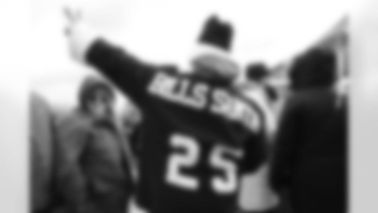 Buffalo Bills vs Tampa Bay Buccaneers, Regular Season, November 16, 2025 at Highmark Stadium.