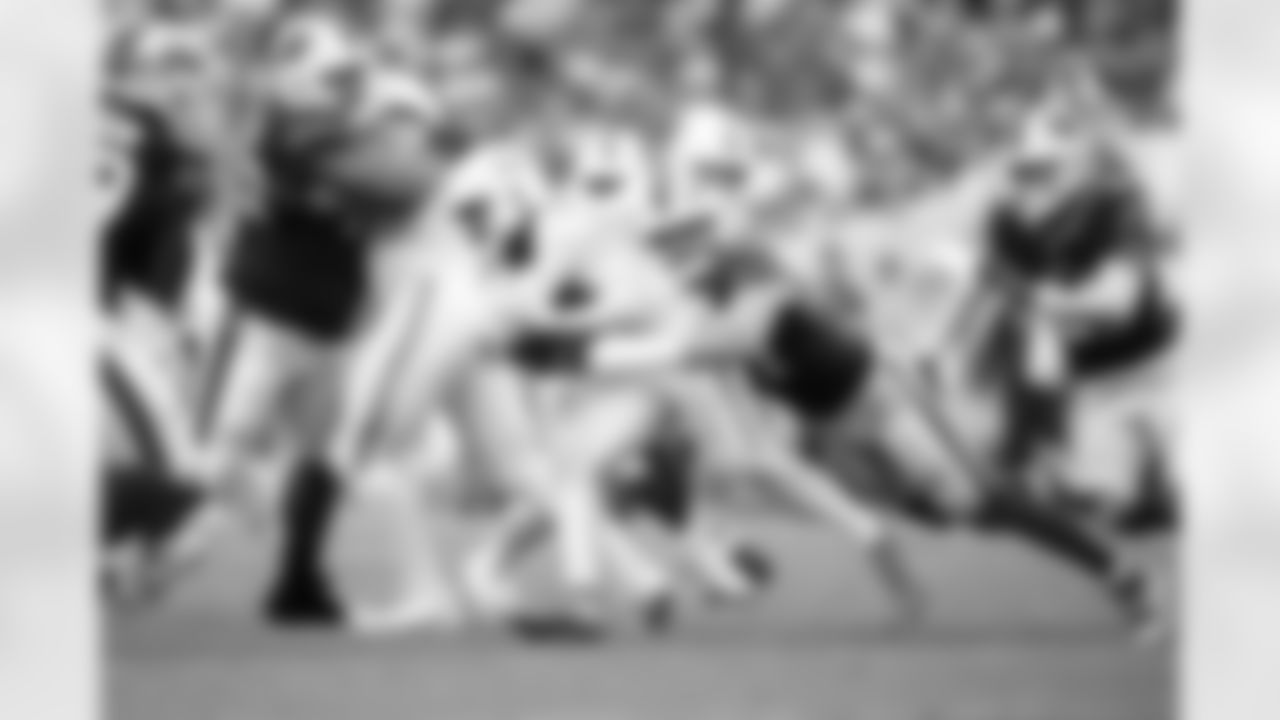 Miami Dolphins vs Buffalo Bills, Regular Season, November 09, 2025 at Hard Rock Stadium.