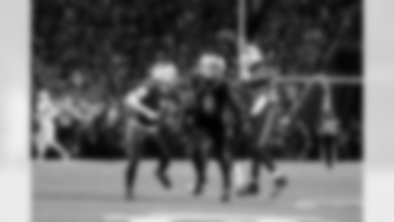 Buffalo Bills vs Miami Dolphins, Regular Season, September 18, 2025 at Highmark Stadium.