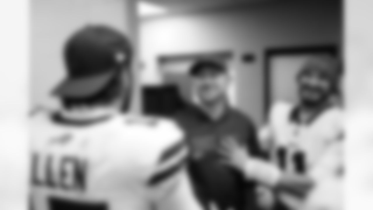 Pittsburgh Steelers vs Buffalo Bills, Regular Season, November 28, 2025 at Acrisure Stadium.