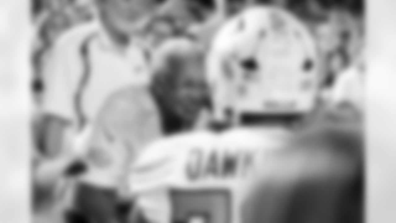 Buffalo Bills vs New England Patriots, Regular Season, October 05, 2025 at Highmark Stadium.