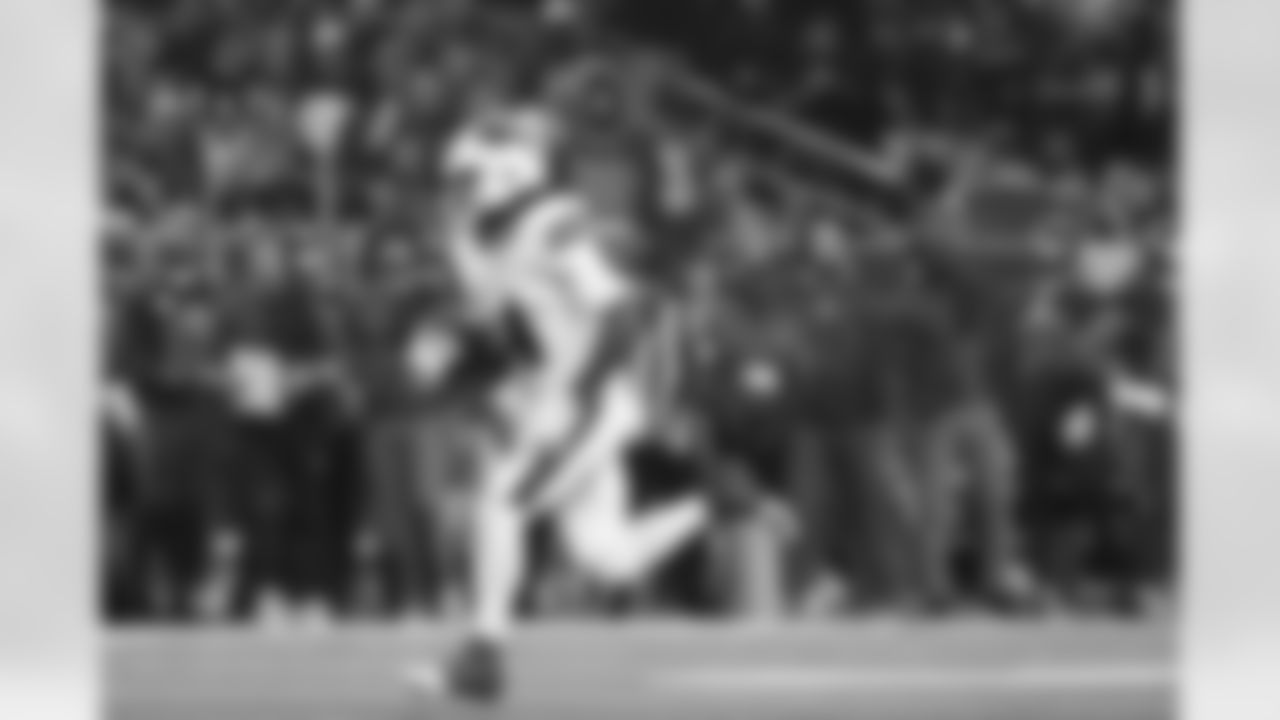 Houston Texans vs Buffalo Bills, Regular Season, November 20, 2025 at NRG Stadium.