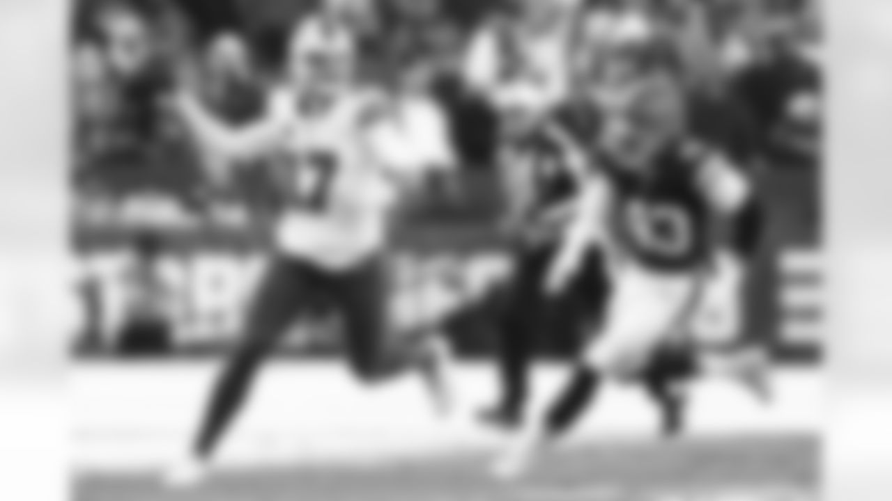 Cleveland Browns vs Buffalo Bills, Regular Season, December 21, 2025 at Huntington Bank Field.