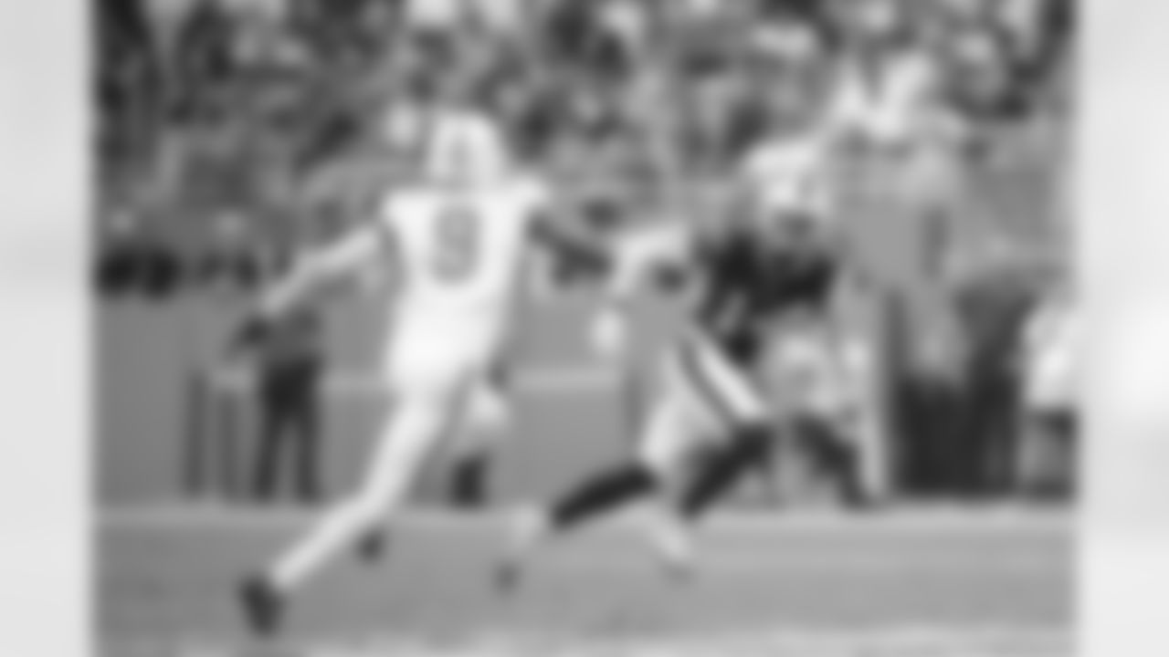 Miami Dolphins vs Buffalo Bills, Regular Season, November 09, 2025 at Hard Rock Stadium.