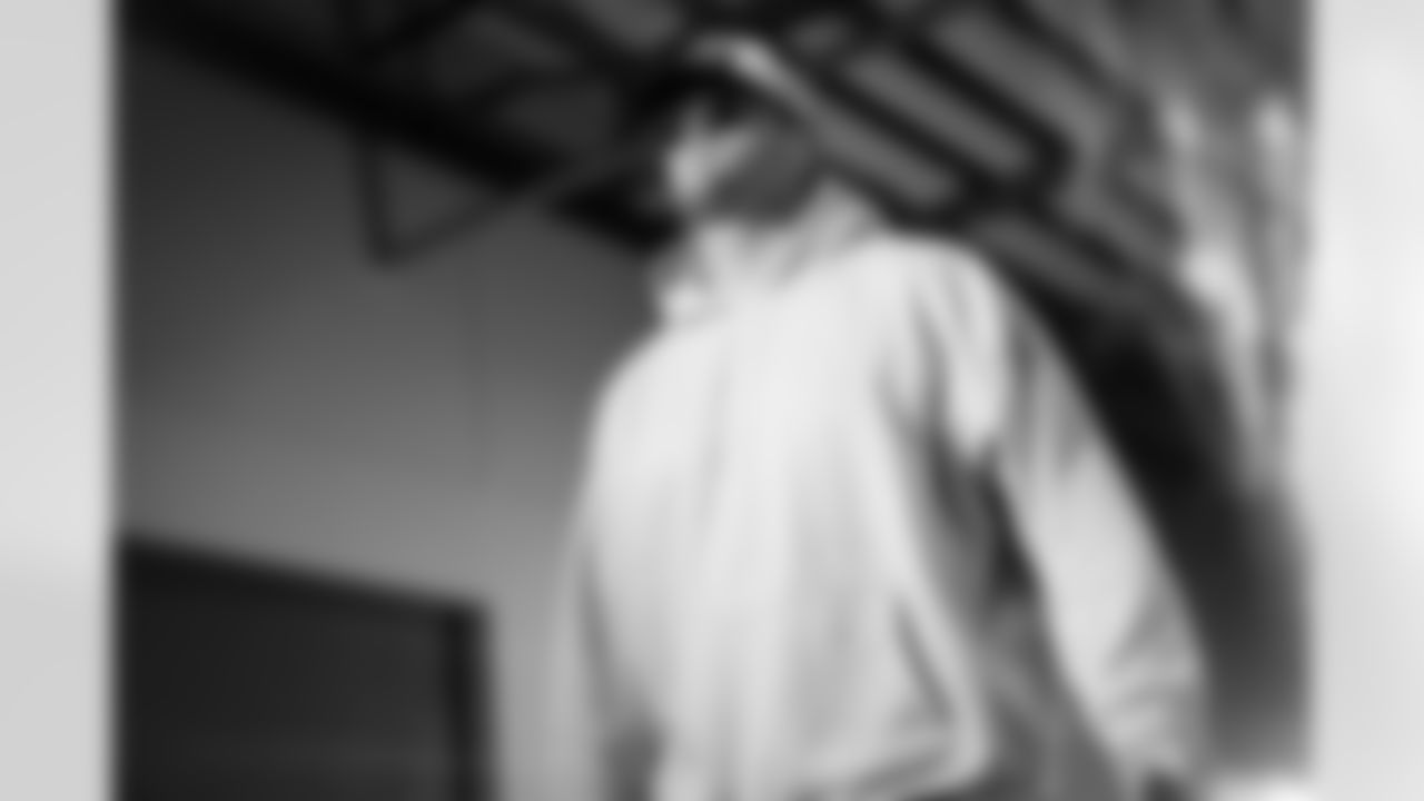 Pittsburgh Steelers vs Buffalo Bills, Regular Season, November 30, 2025 at Acrisure Stadium.