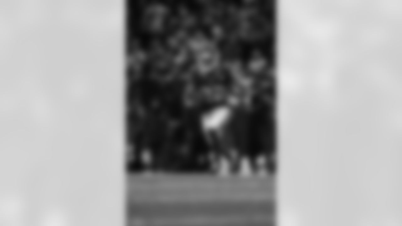 Buffalo Bills vs New York Jets, Regular Season, January 04, 2026 at Highmark Stadium.