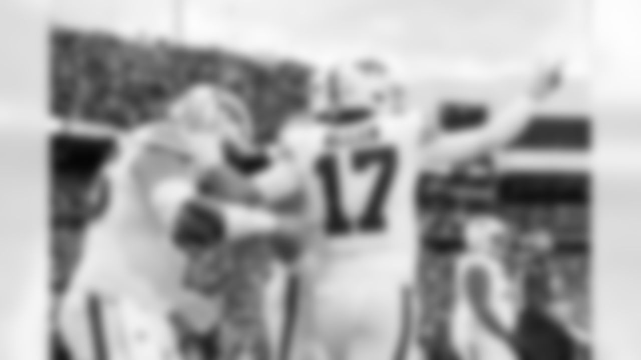 Buffalo Bills vs Tampa Bay Buccaneers, Regular Season, November 16, 2025 at Highmark Stadium.