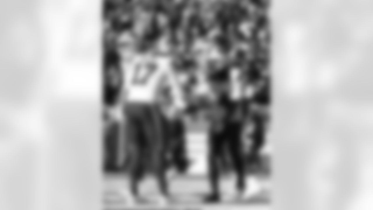 Cleveland Browns vs Buffalo Bills, Regular Season, December 21, 2025 at Huntington Bank Field.